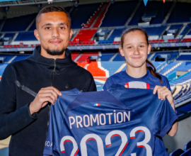 Signature de la gardienne de but, Jade Dubois, U14, au Paris Saint-Germain.